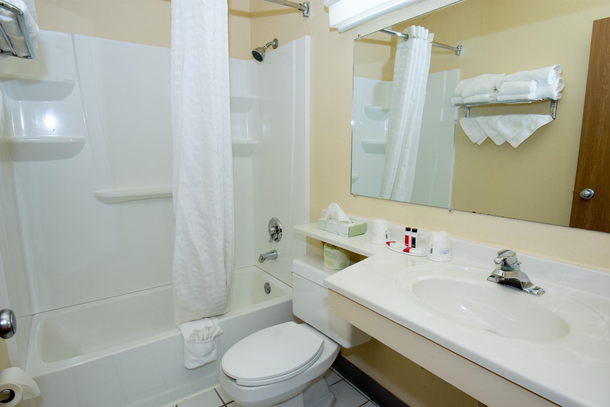 Super 8 By Wyndham Altoona Hotel Ngoại thất bức ảnh