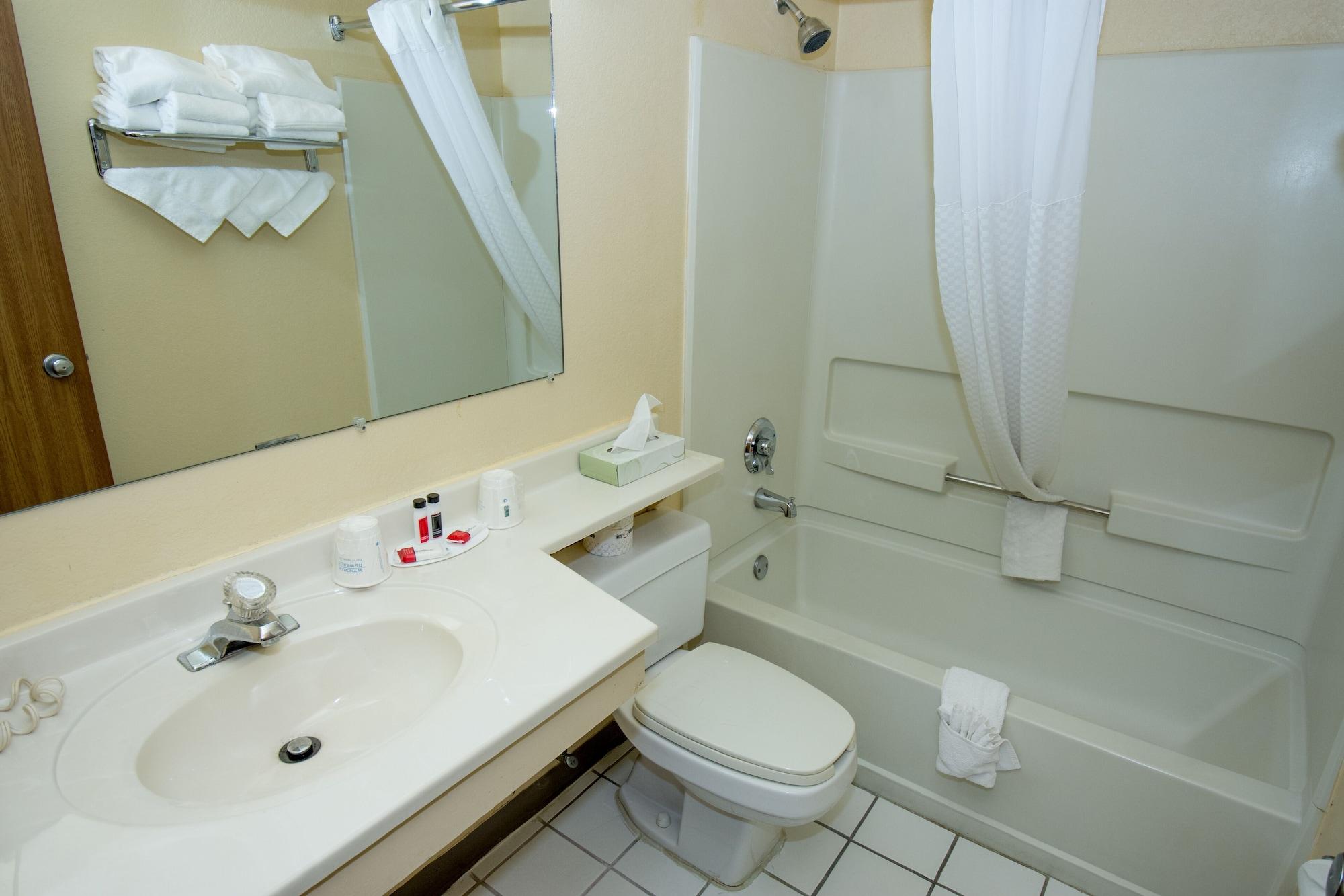 Super 8 By Wyndham Altoona Hotel Ngoại thất bức ảnh