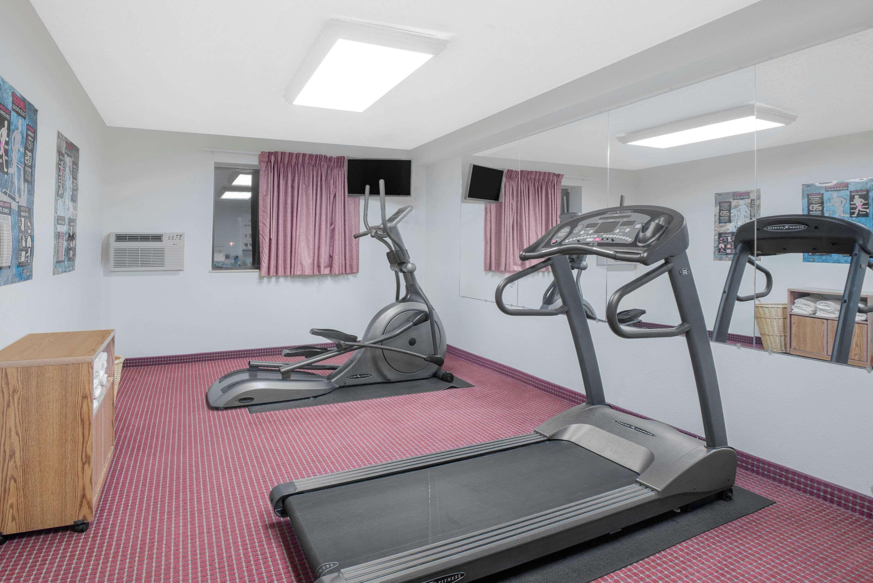 Super 8 By Wyndham Altoona Hotel Ngoại thất bức ảnh