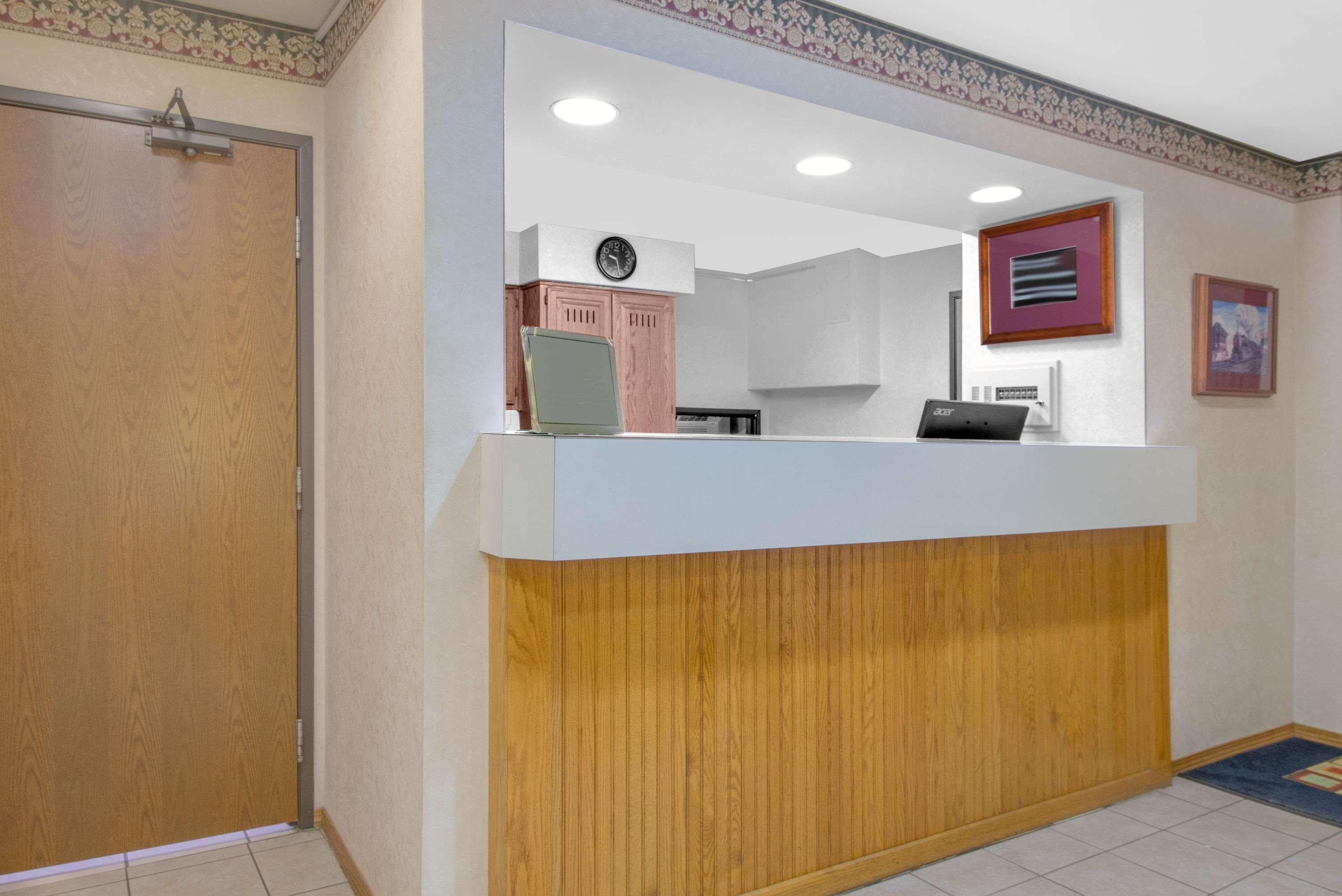 Super 8 By Wyndham Altoona Hotel Ngoại thất bức ảnh